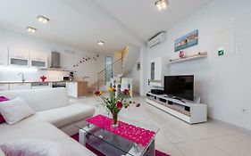 Luxury Sensation Spacious & Free Private Garage